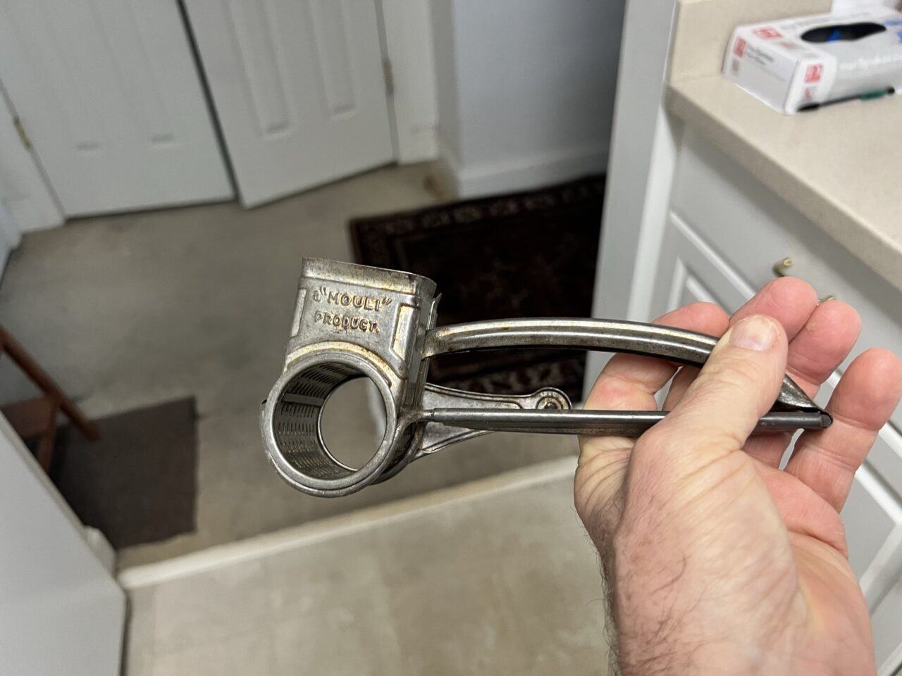 Rotary cheese grater