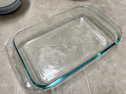 Pyrex baking dish with handles