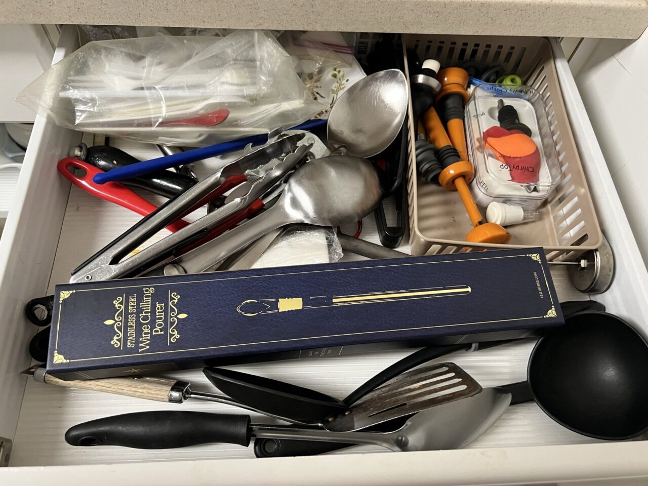 Kitchen utensils (drawer)