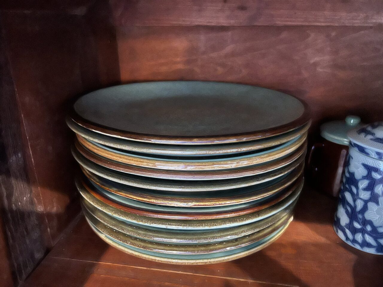 Big stoneware dinner plates