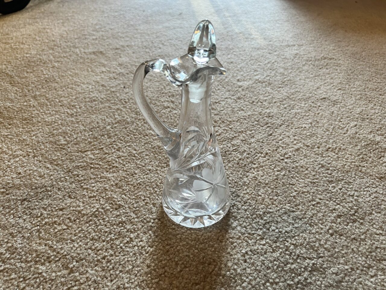Glass cruet