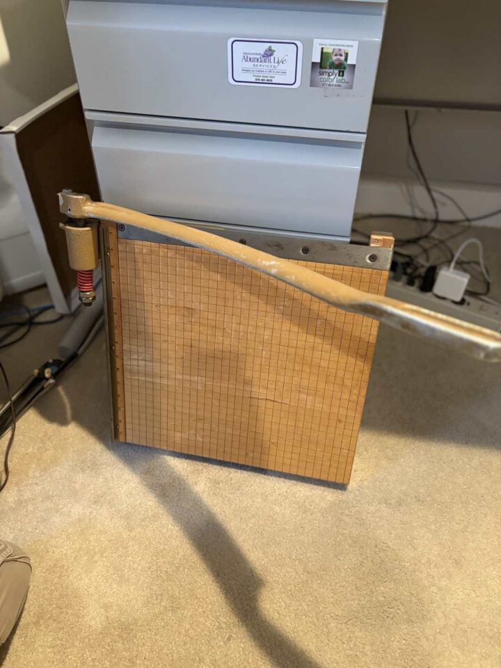 Paper cutter