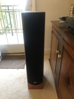 2 Acoustic Research speakers
